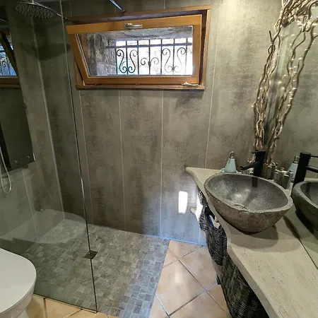 Charmante Maisonnette En Pierre Pres D'epinal - Fr-1-589-804 Uzemain